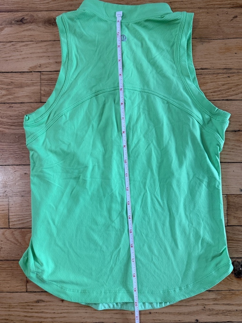 Lululemon Front Zip Mock-Neck Tennis Tank Top in Scream Green Light, Size 2 - Picture 5 of 5